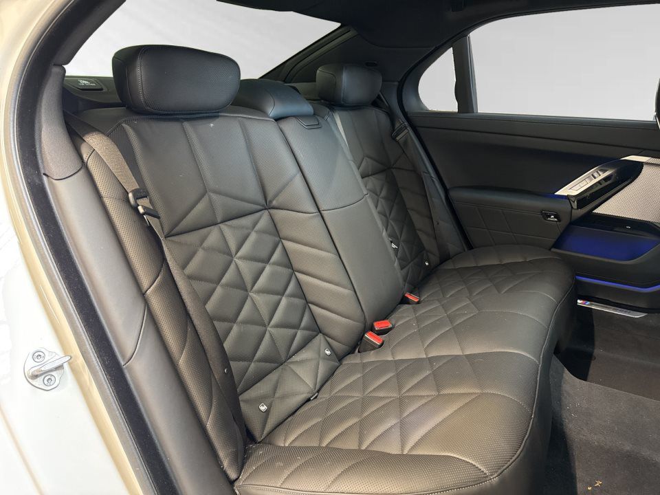 BMW 740