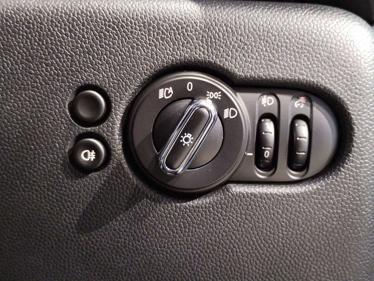 MINI Cooper F56 RHD