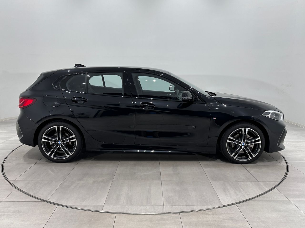 F40 118d Sports Hatch 5-door B47 2.0d