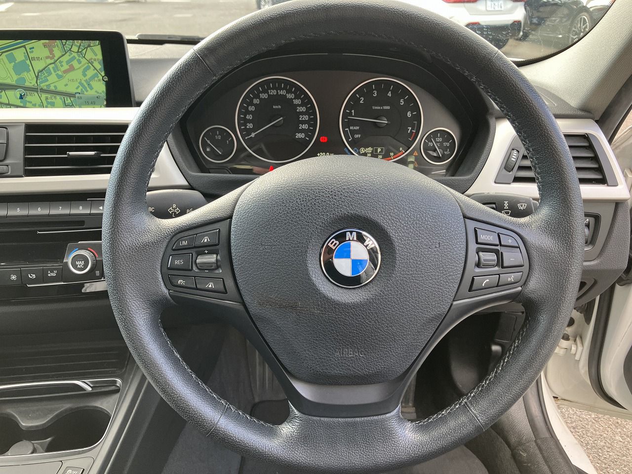 320I SEDAN RHD