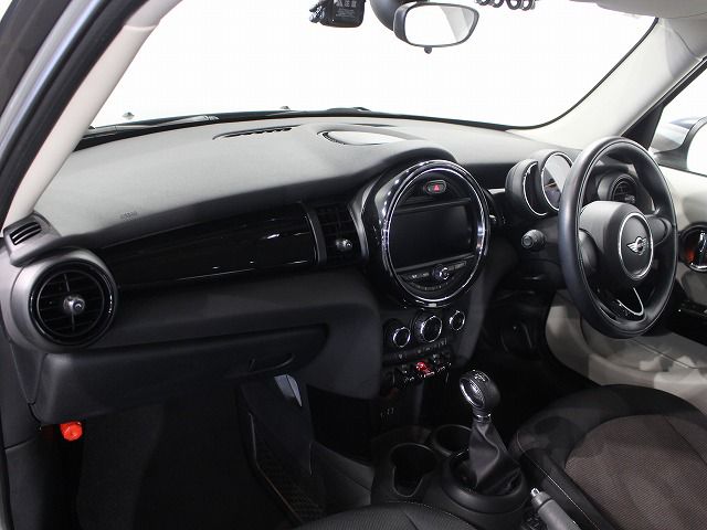 F55 COOPER D (AT)