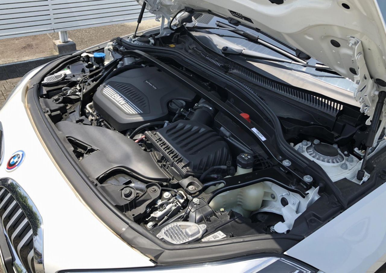 F40 118d Sports Hatch 5-door B47 2.0d