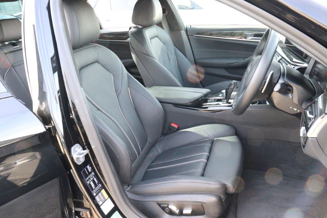 530e Sedan RHD