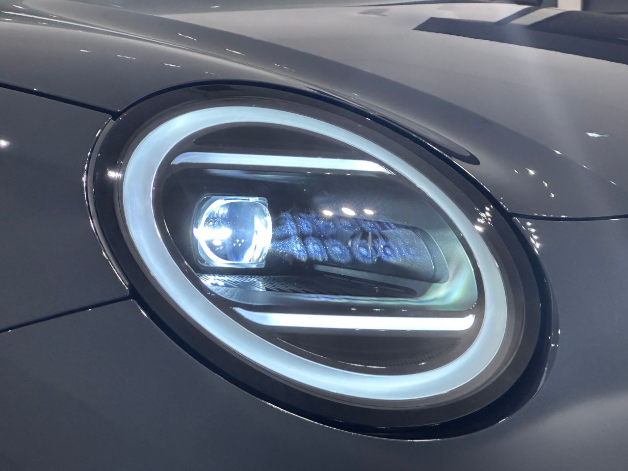 J01 MINI Cooper SE
