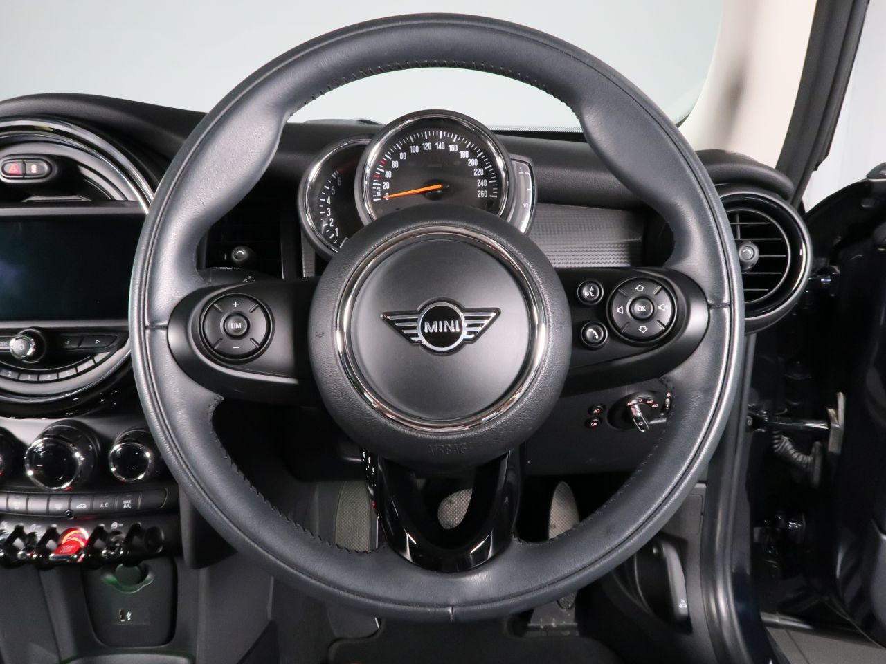 F56 MINI Cooper 3-Door Hatch LCI