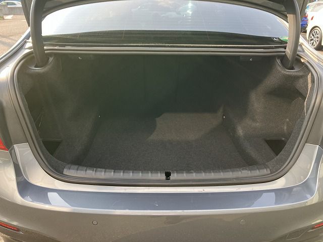 G20 320i Saloon RHD TU