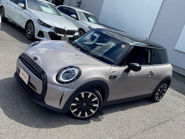 MINI Cooper F56 RHD
