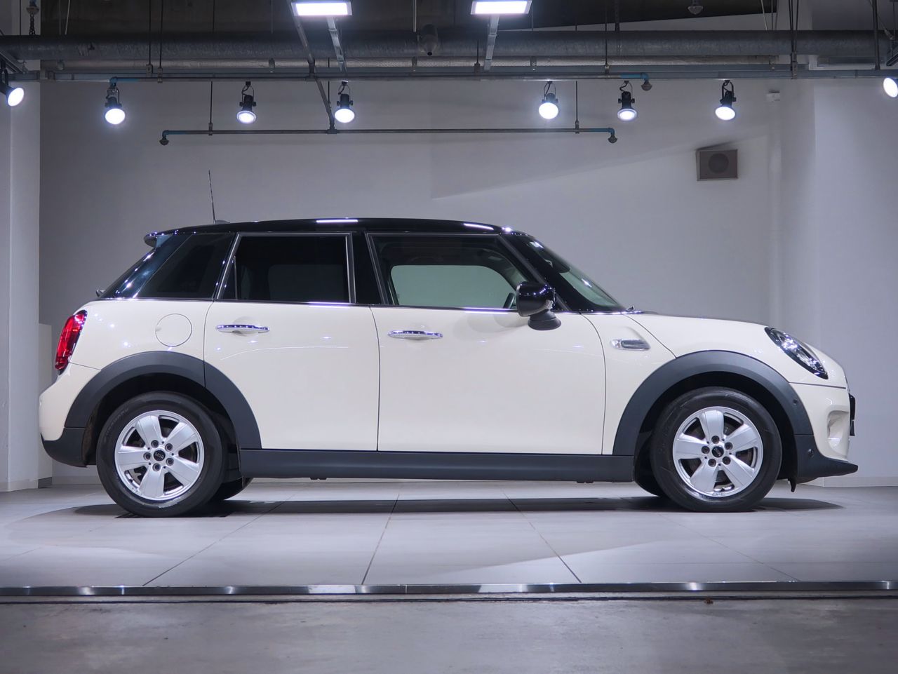 F55 MINI Cooper 5-Door Hatch LCI