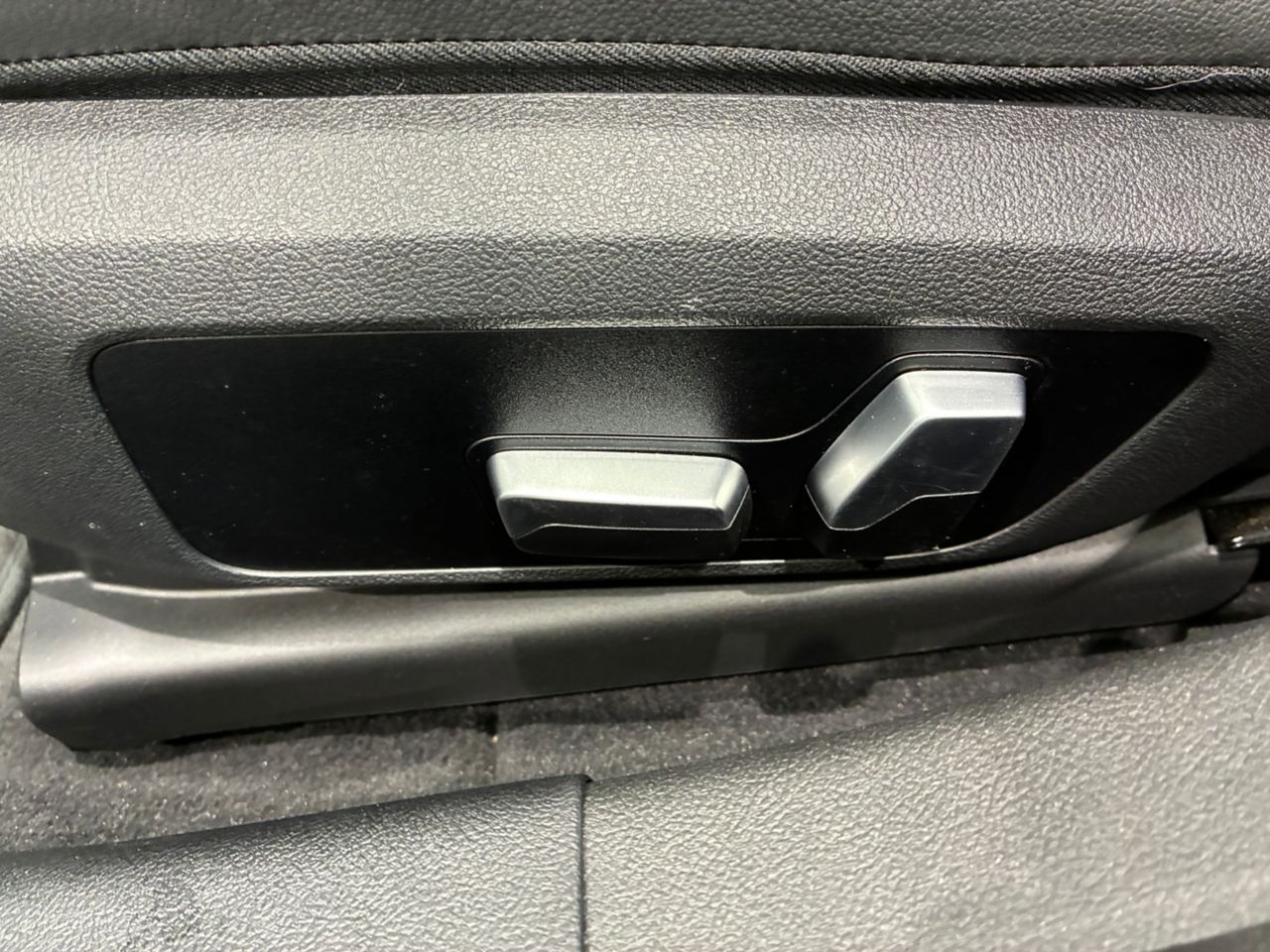 G26 i4 eDrive40 RHD