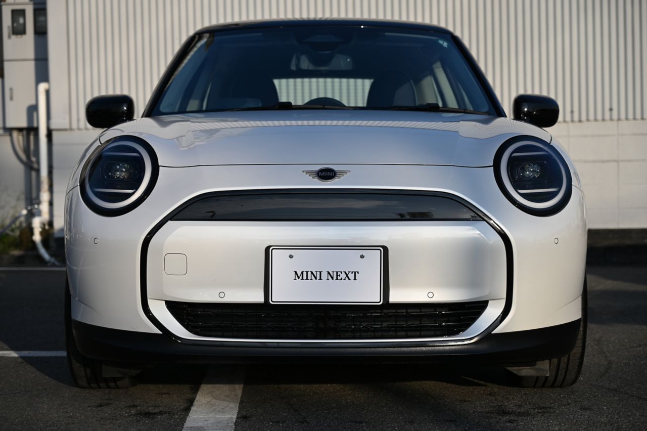 J01 MINI Cooper E
