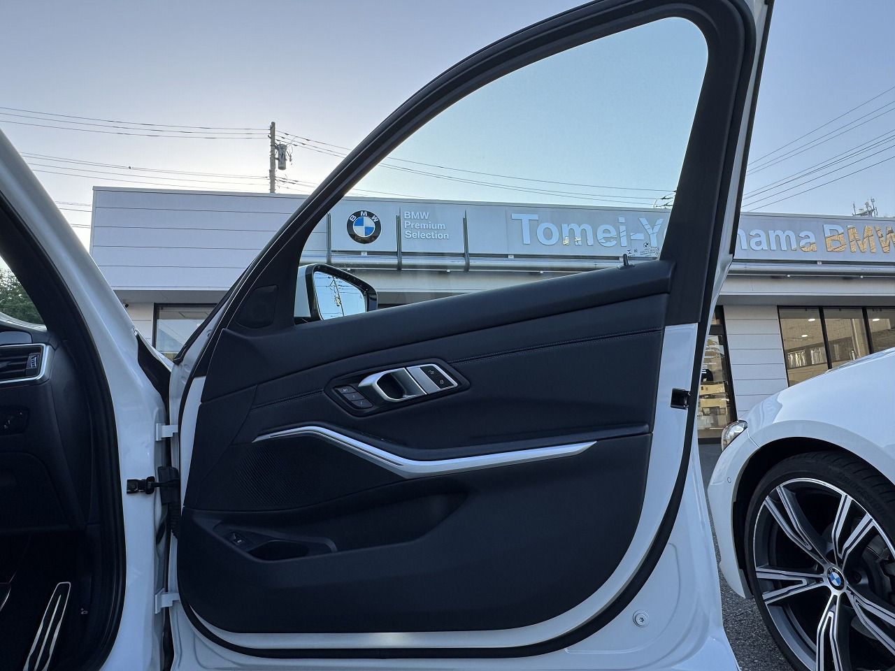 G20 320d xDrive RHD Saloon