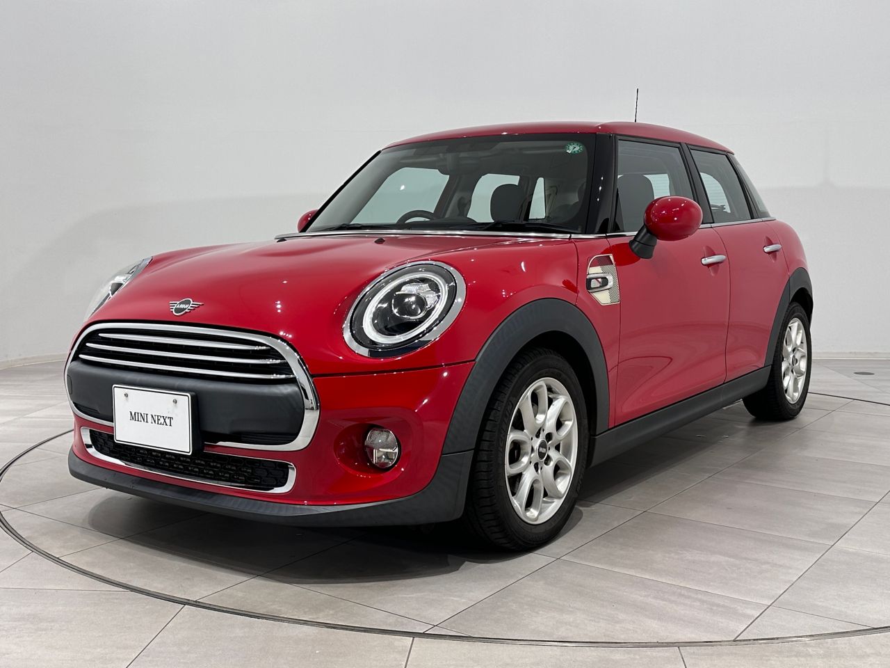 THE NEW MINI ONE 5 DOOR VICTORIA.