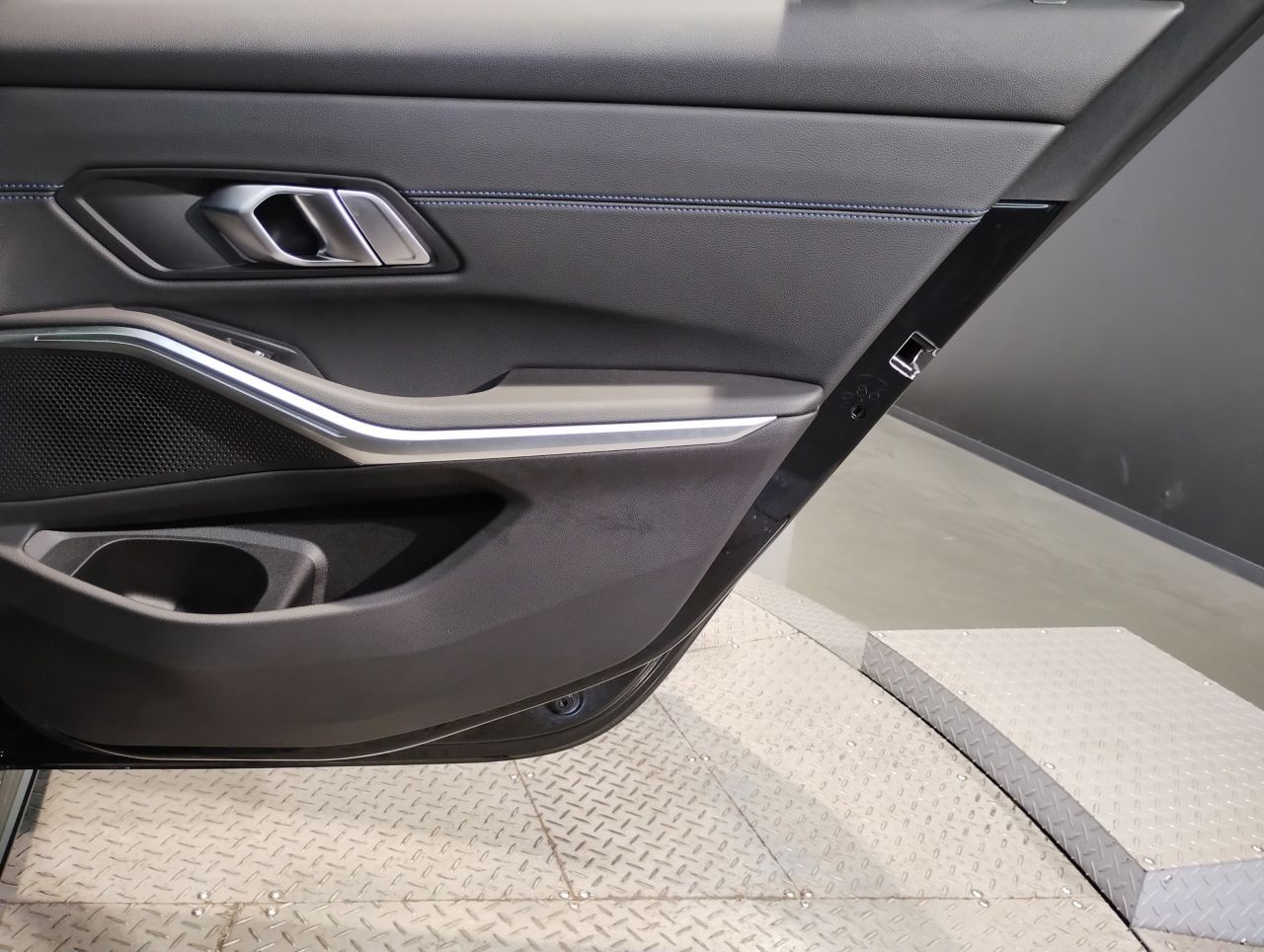 G20 320i Saloon RHD MX