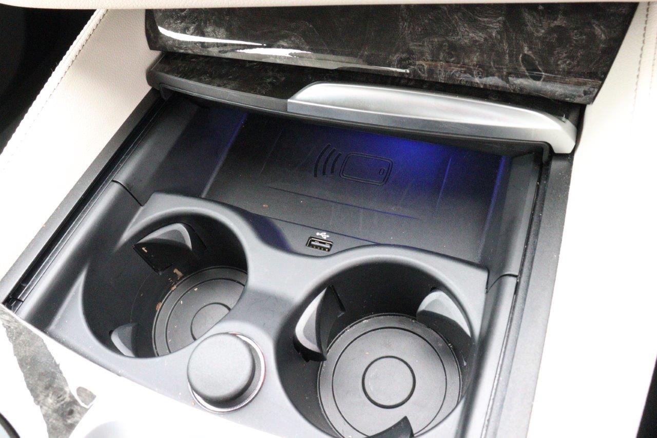 520d xDrive Sedan RHD