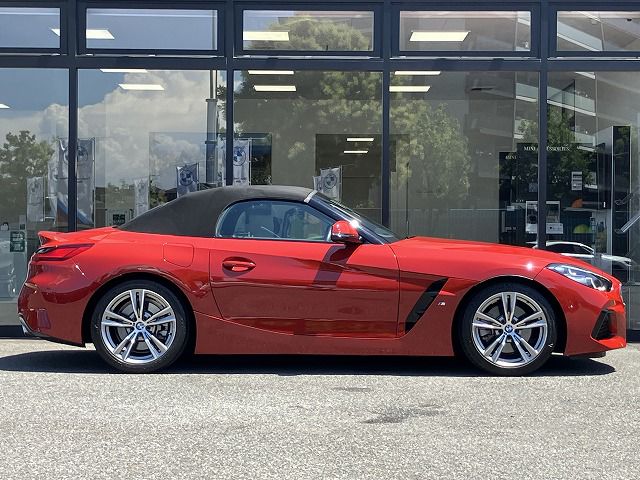 G29 z4 sDrive20i RHD