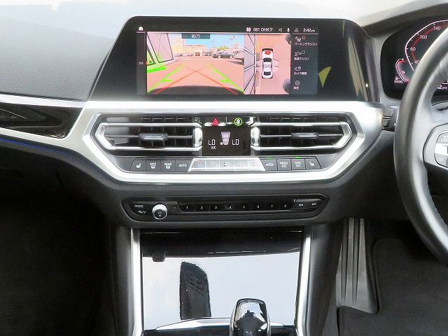 G20 320d xDrive RHD Saloon