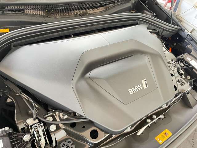 U11 iX1 xDrive30