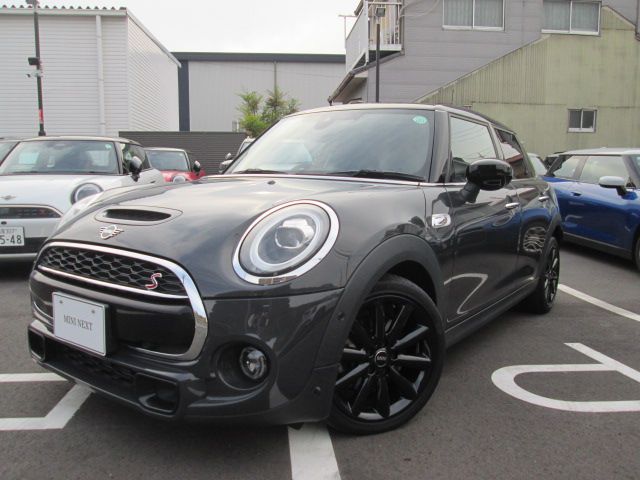 MINI COOPER S 5 DOOR.