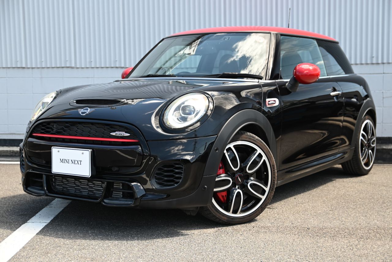 THE NEW MINI JOHN COOPER WORKS.