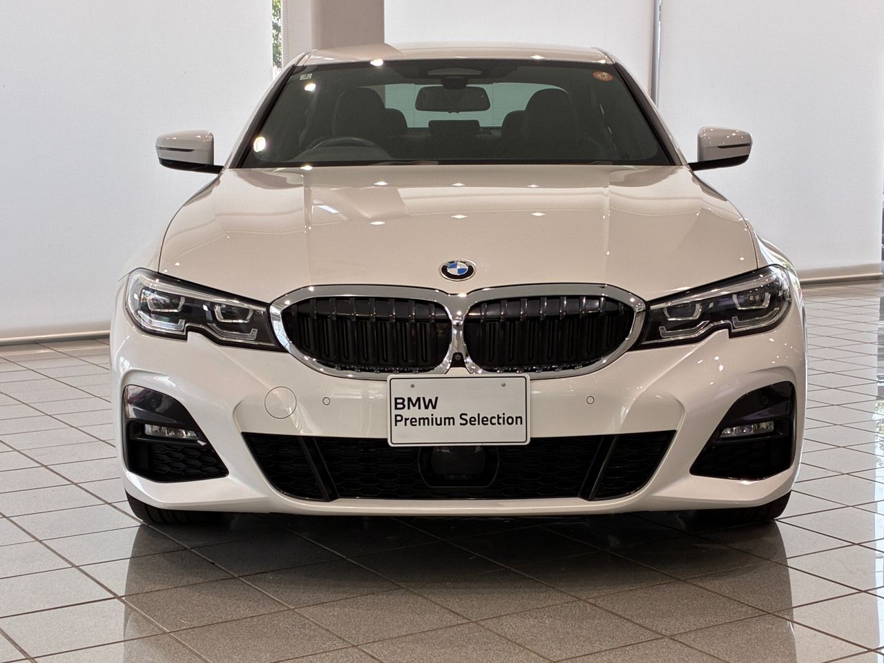 G20 330e Saloon RHD