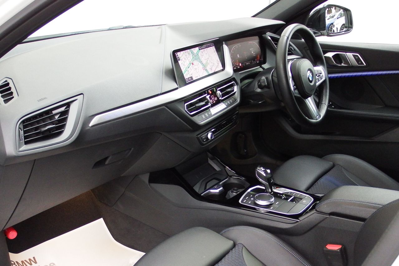 F40 118d Sports Hatch 5-door B47 2.0d