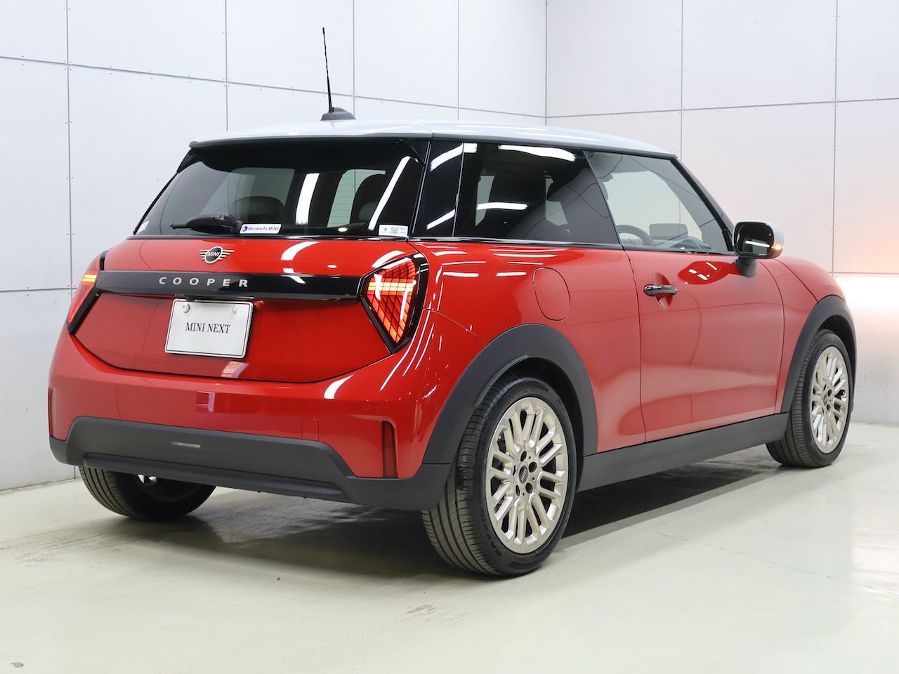 F66 MINI Cooper C 3Dr