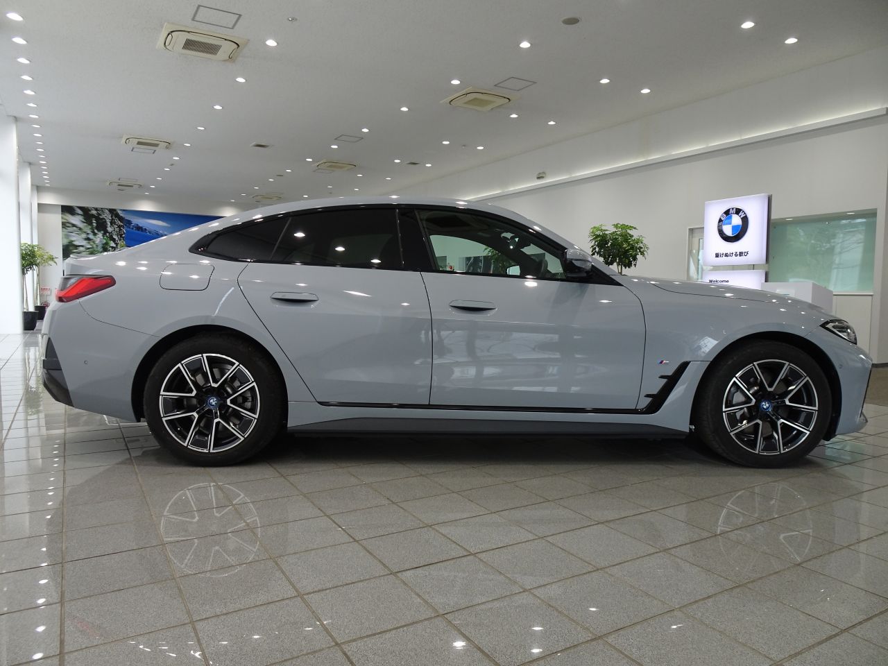 G26 i4 eDrive40 RHD