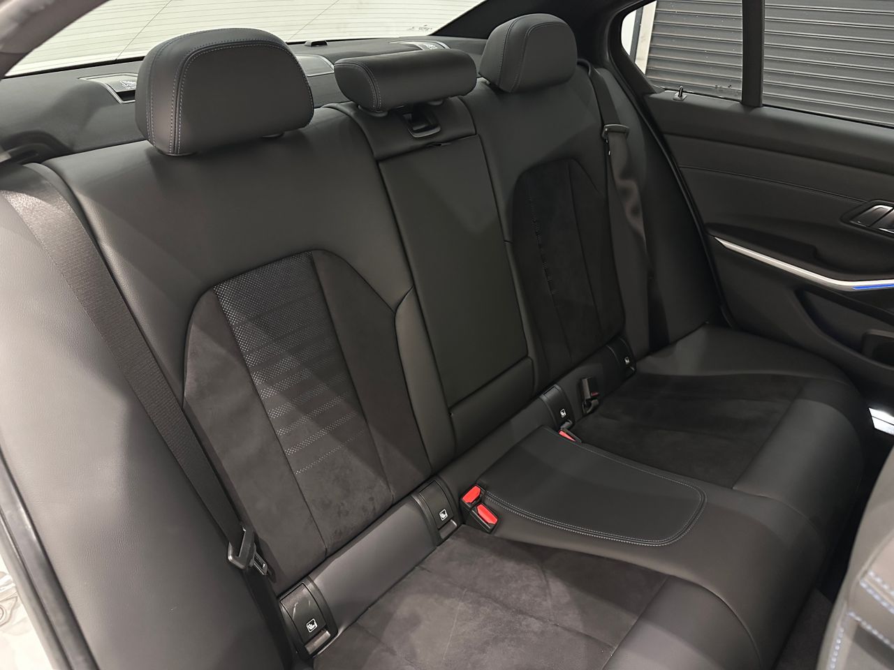 G20 320d xDrive RHD Saloon