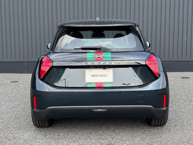 J01 MINI Cooper SE