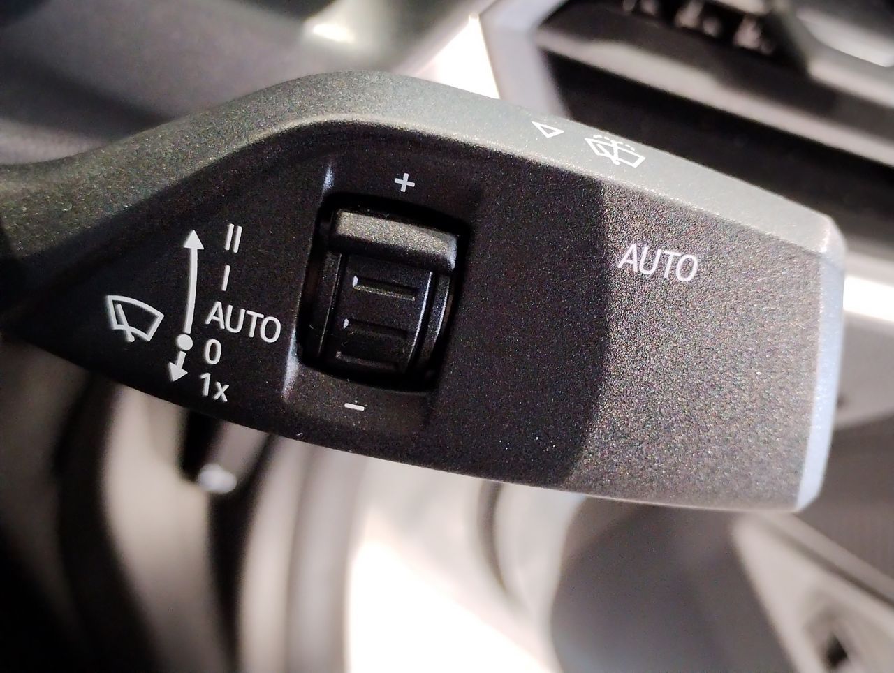 G20 320i Saloon LCI RHD MX