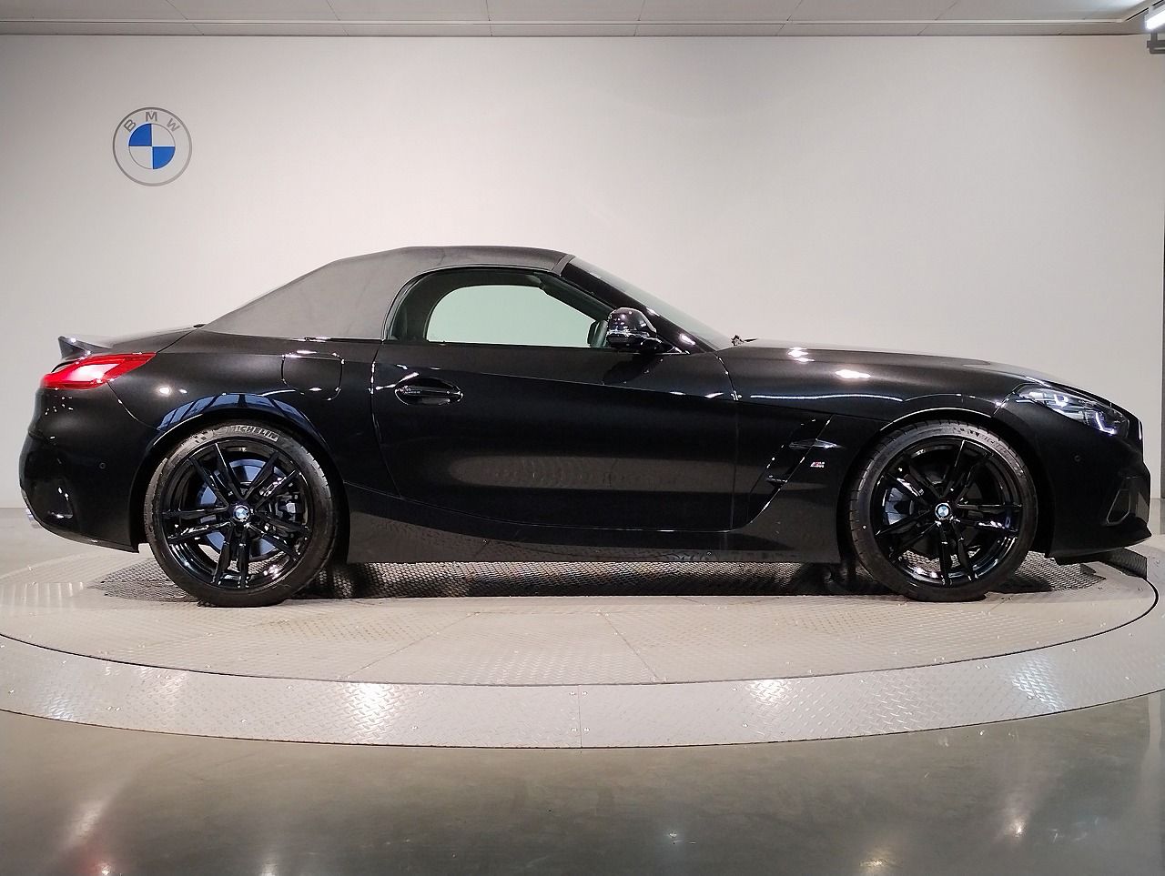 G29 z4 sDrive20i RHD
