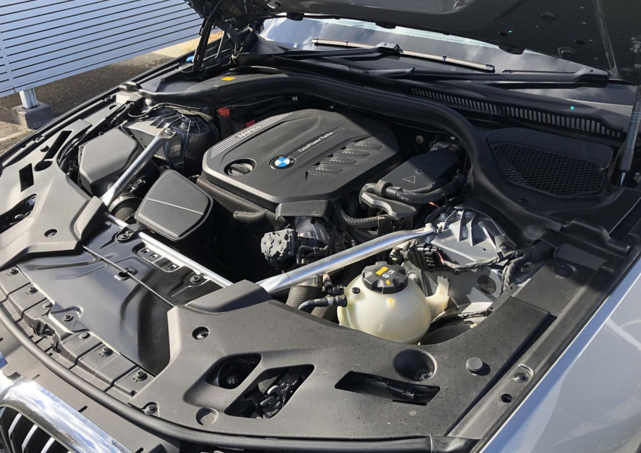 520d xDrive Sedan RHD