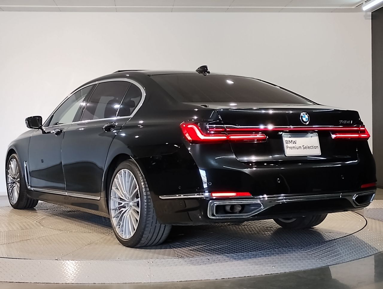 G12 740Li Saloon LCI