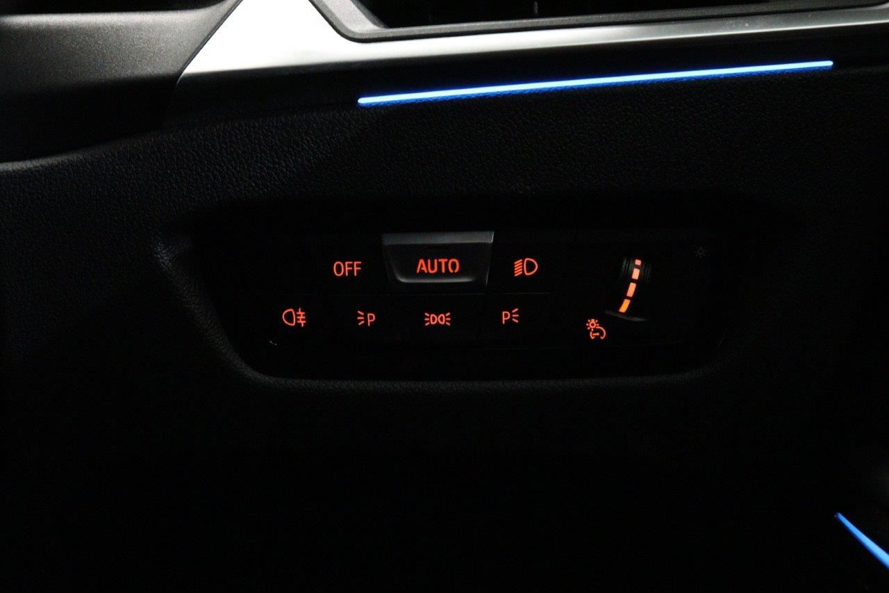 320d xDrive Berline RHD