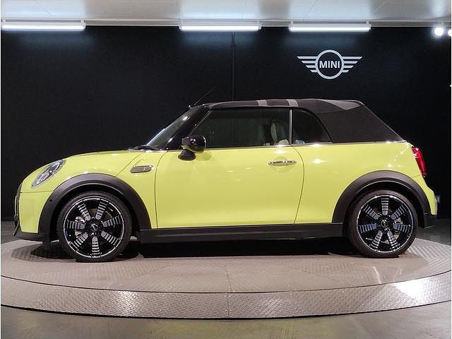 MINI Cooper S Convertible RHD