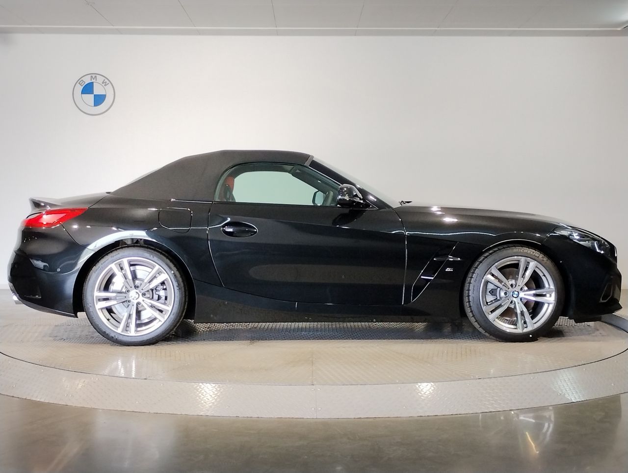 G29 z4 sDrive20i RHD