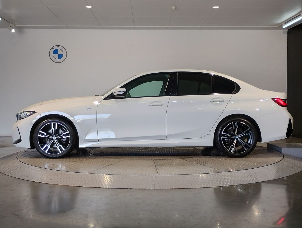 320d xDrive Berline RHD