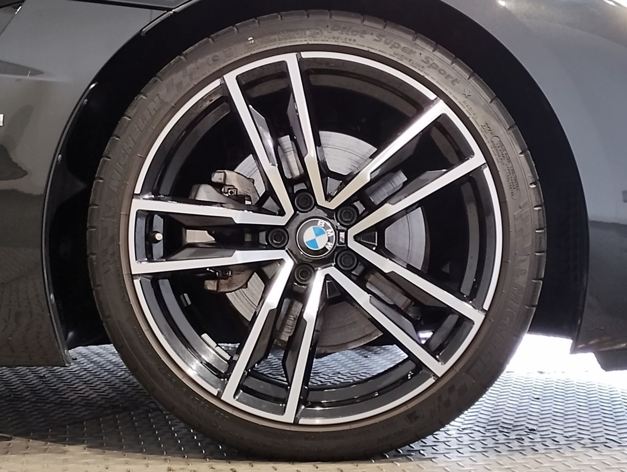 G29 z4 sDrive20i RHD