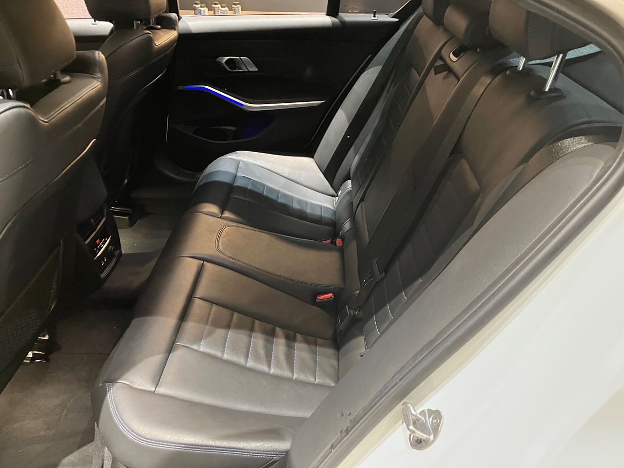 G20 320d xDrive RHD Saloon