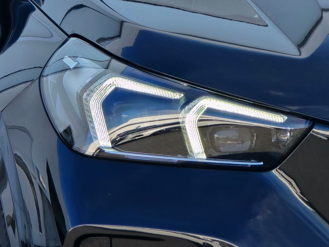 U11 iX1 xDrive30