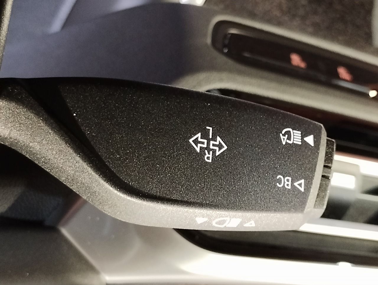 G20 320i Saloon LCI RHD MX