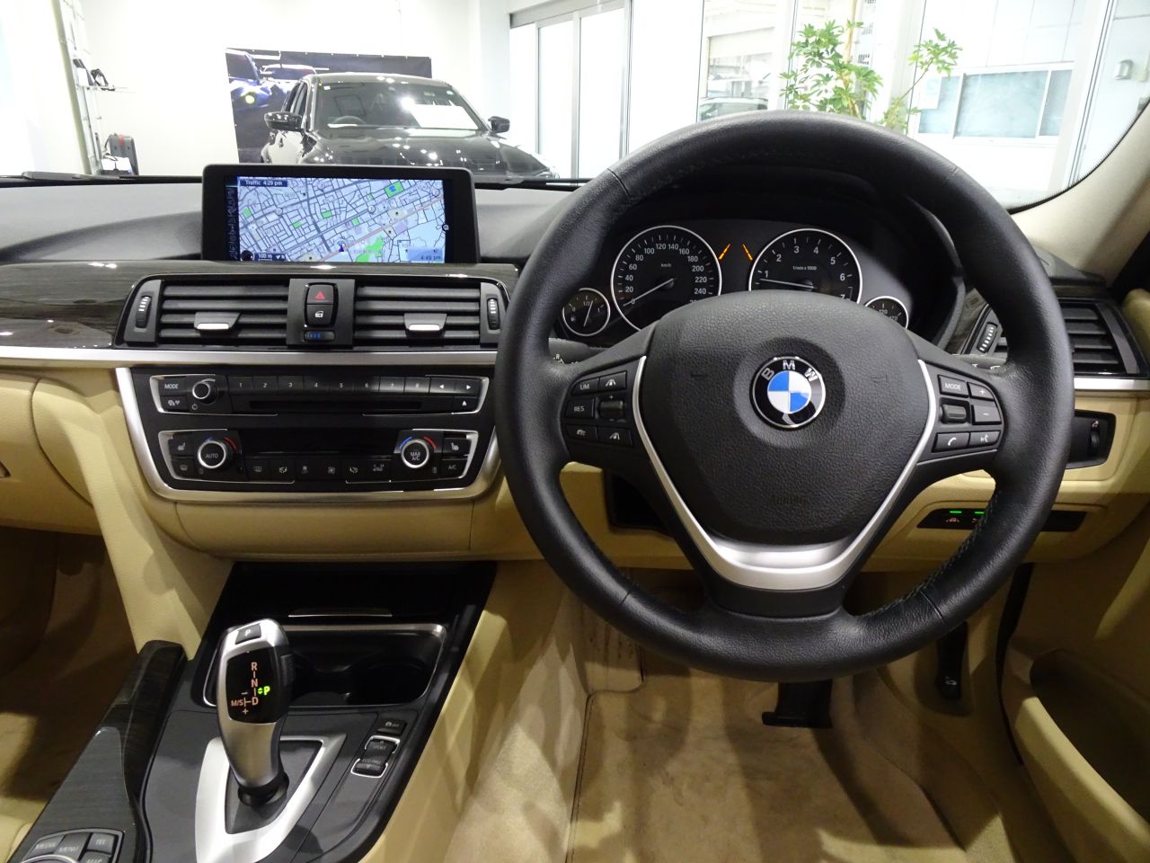 320I XDRIVE TOURING RHD