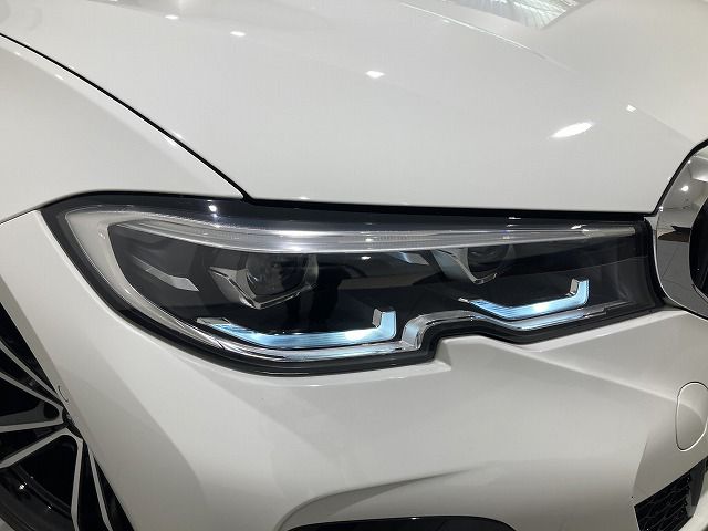 G20 320d xDrive RHD Saloon