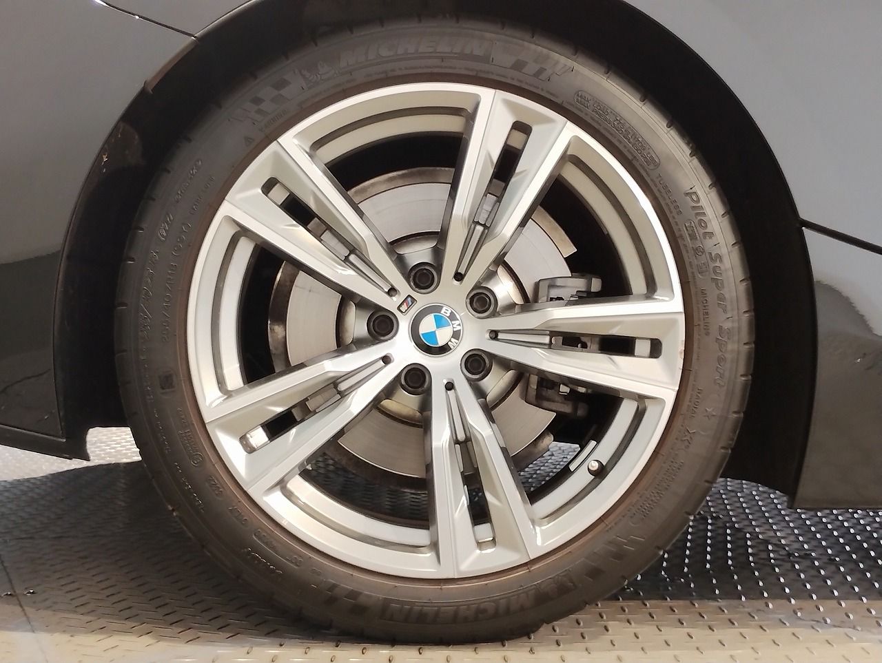 G29 z4 sDrive20i RHD