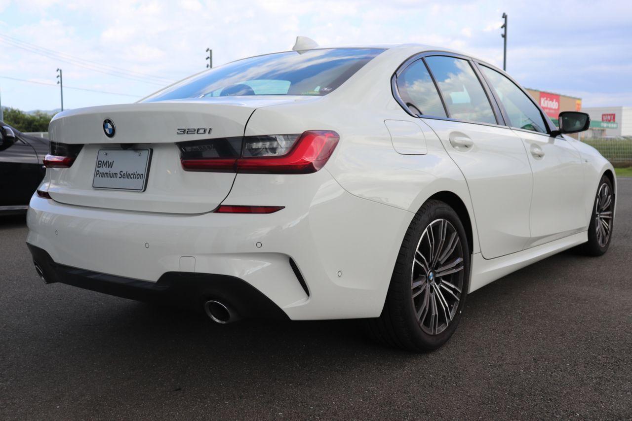 G20 320i Saloon RHD MX