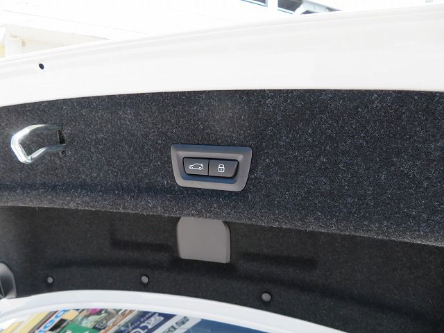 320d xDrive Berline RHD