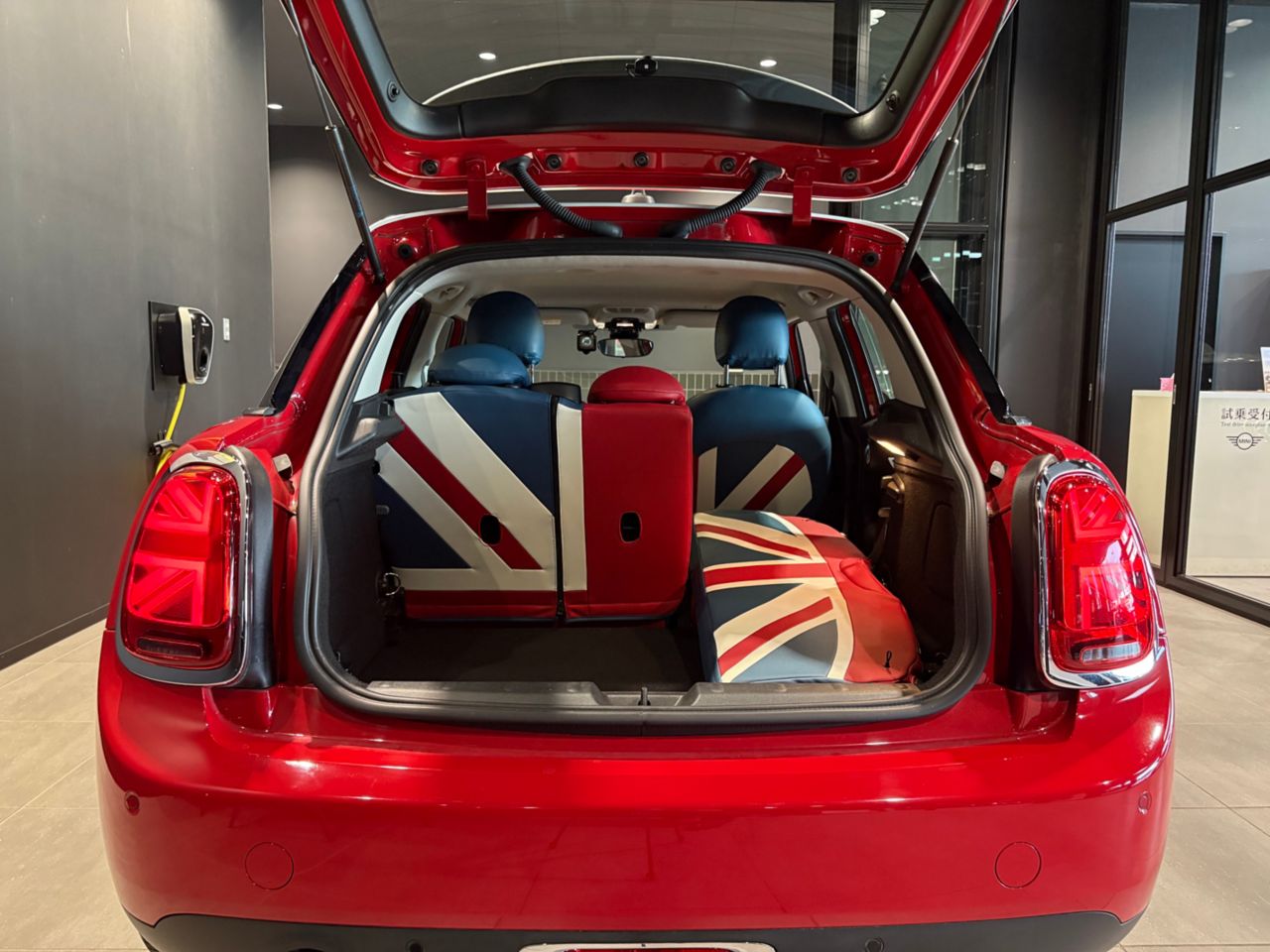 F55 COOPER D (AT)