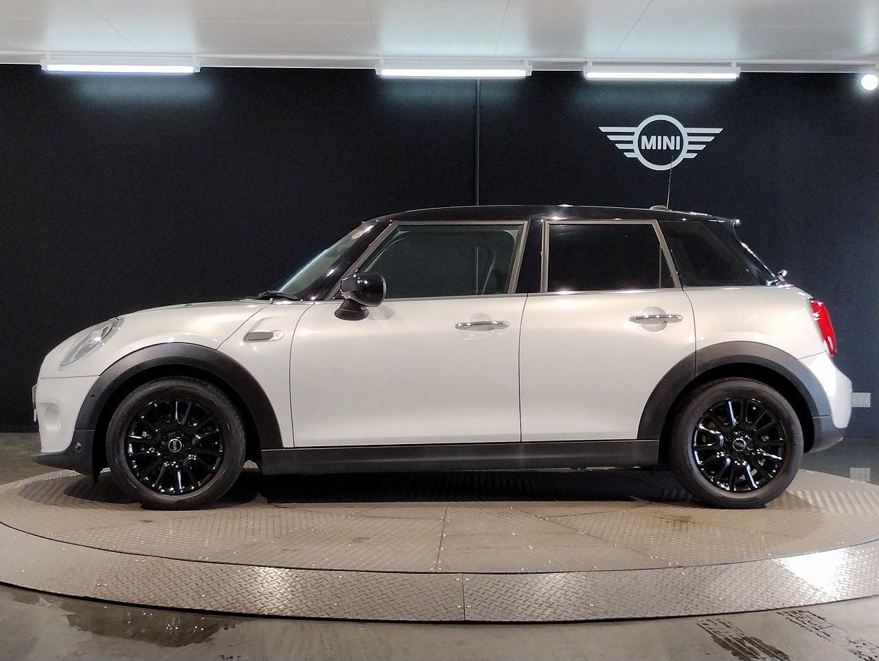 MINI F55 Cooper D 5dr Hatch LCI