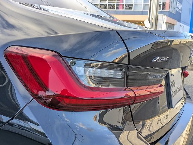 320d xDrive Berline RHD