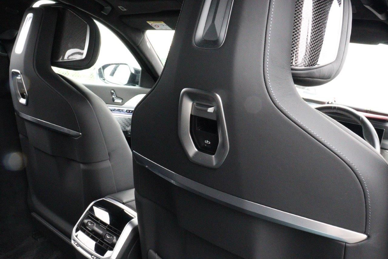 BMW i7 M70 xDrive Sedan RHD